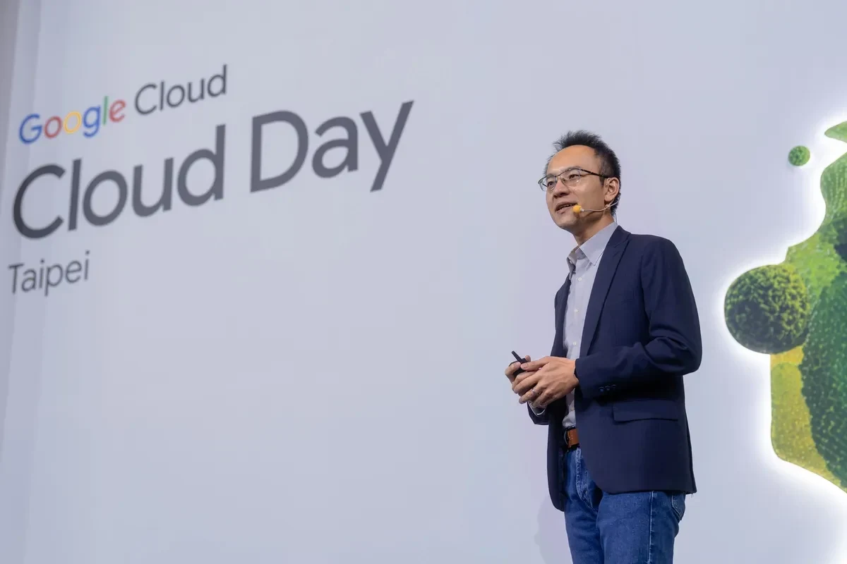 圖一：台灣技術總經理林書平分享 Google Cloud 如何透過 AI 與雲端技術的全面賦能，引領台灣產業與社會共同跨入「代理式企業」新世代。